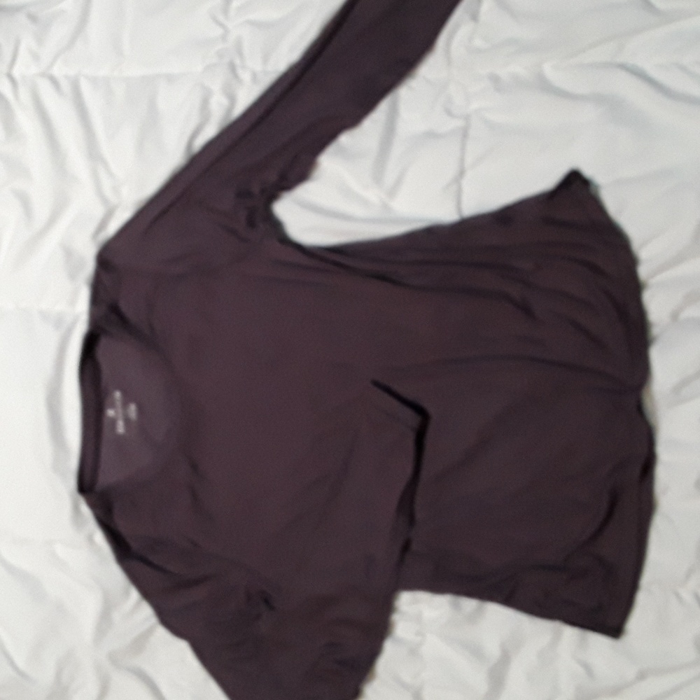 Danskin womens medium plum long sleeve shirt
